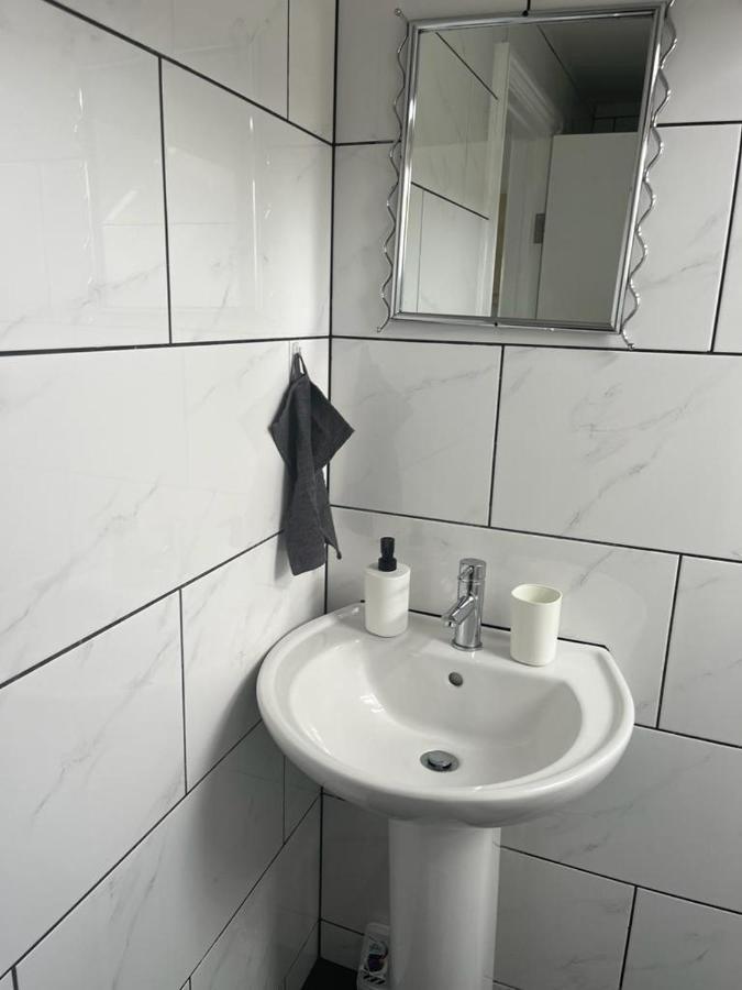 Apartment 2 Bed Flat Near Old Market, Centre Bristol